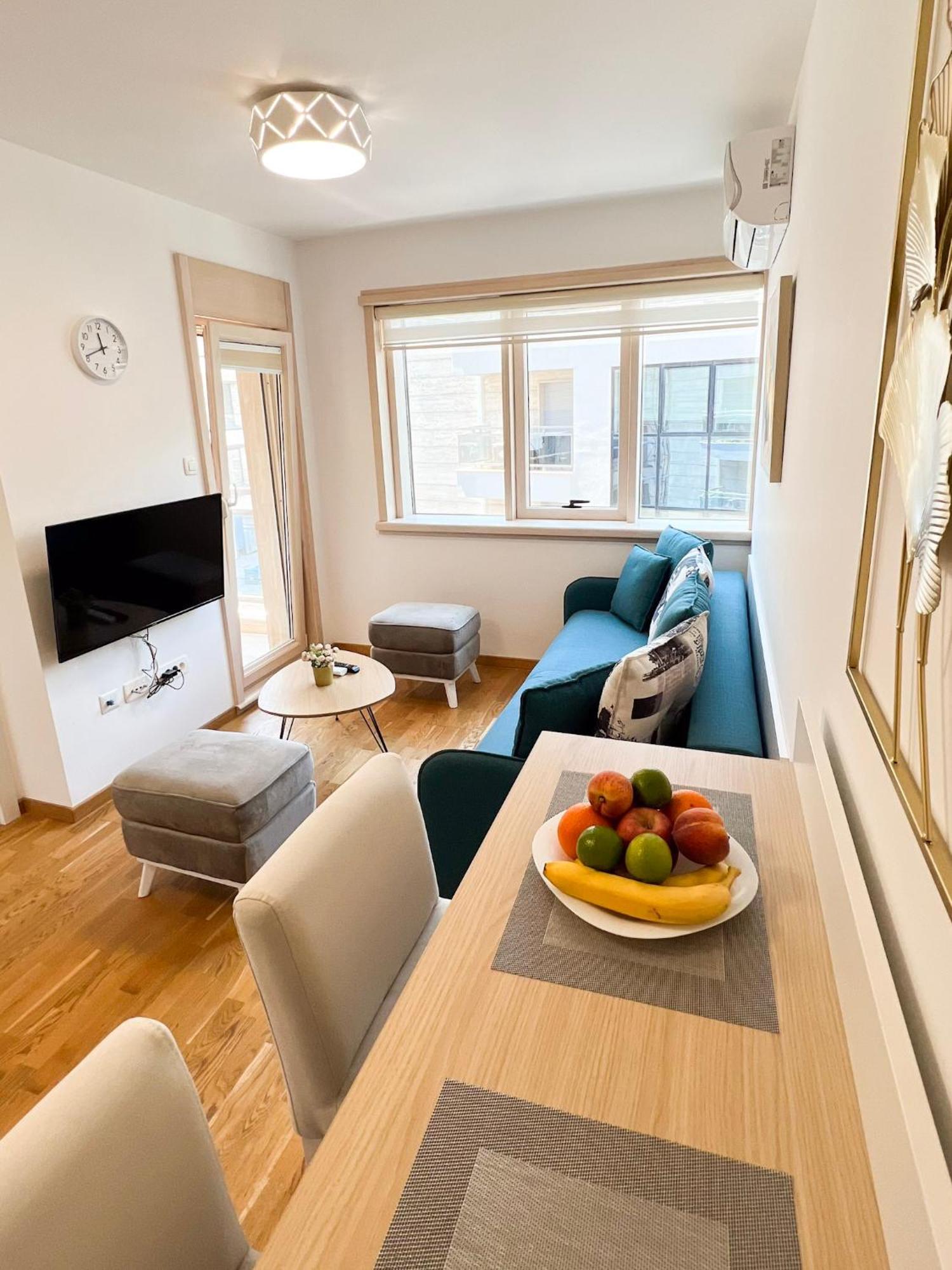 Four Views By The Sea Apartments بودفا المظهر الخارجي الصورة