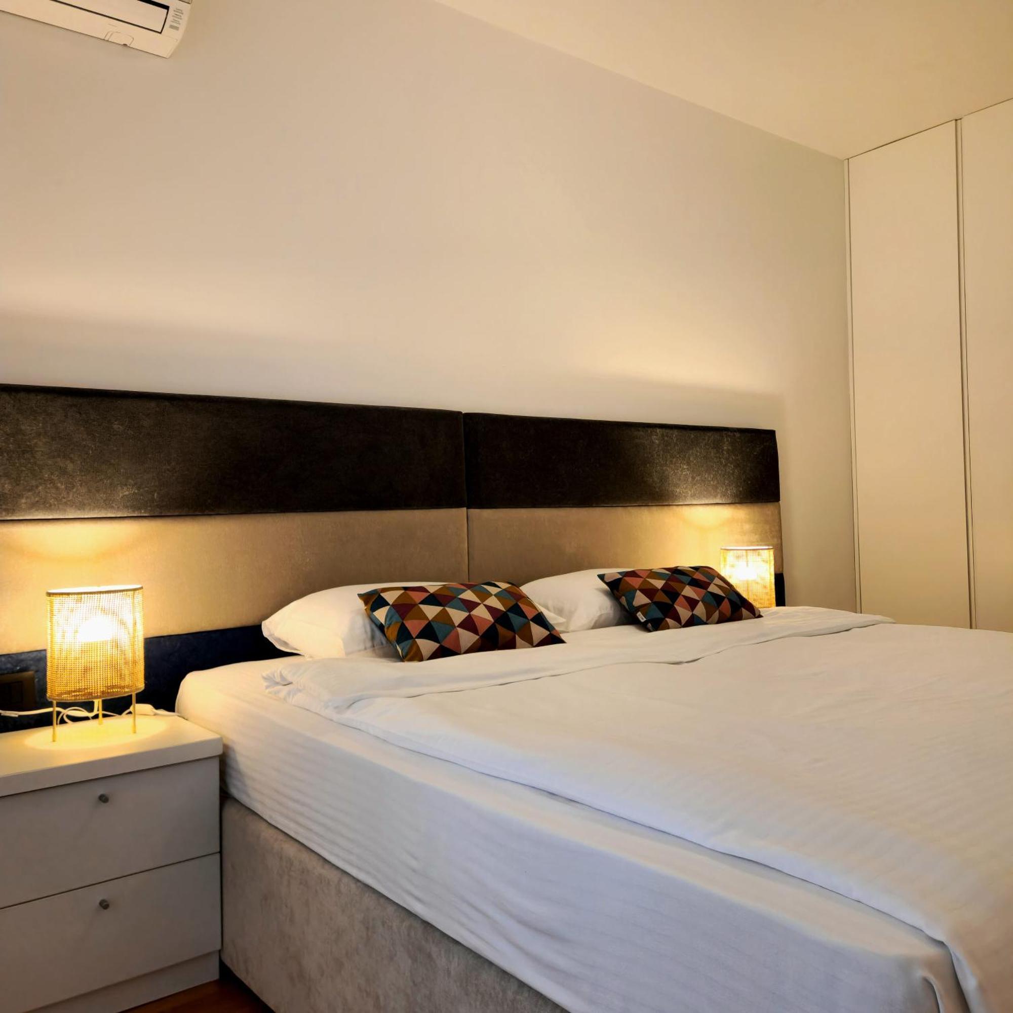 Four Views By The Sea Apartments بودفا المظهر الخارجي الصورة