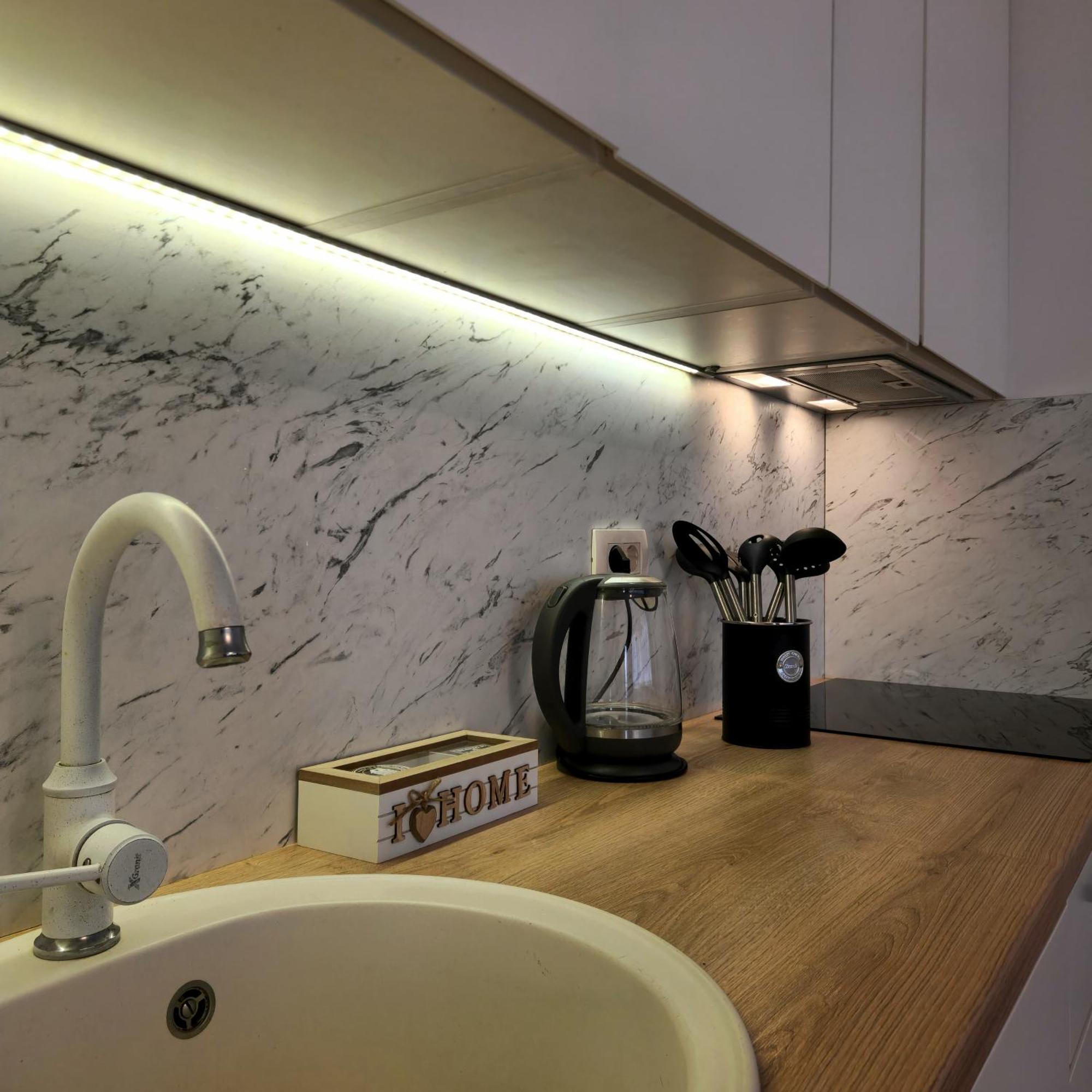 Four Views By The Sea Apartments بودفا المظهر الخارجي الصورة