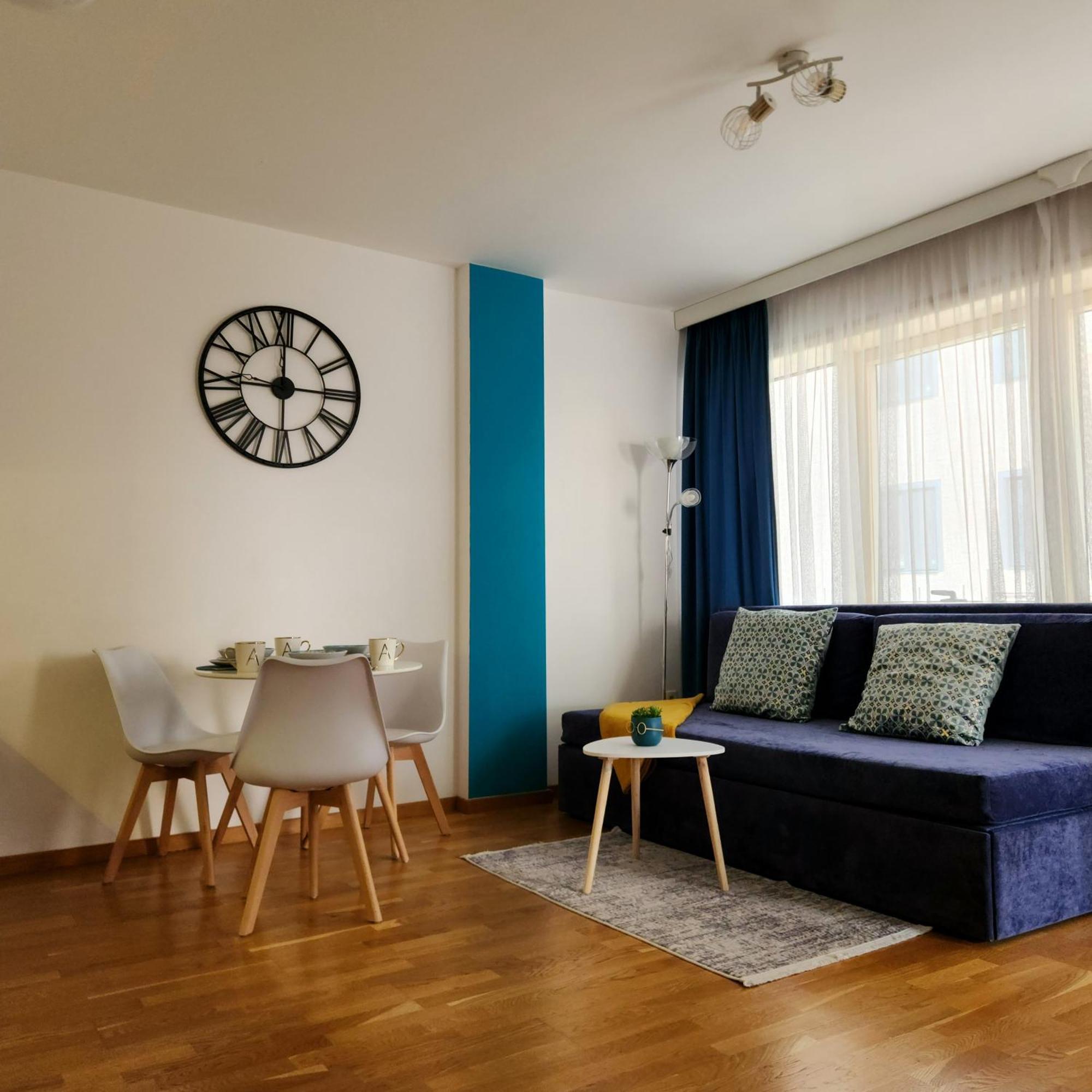 Four Views By The Sea Apartments بودفا المظهر الخارجي الصورة