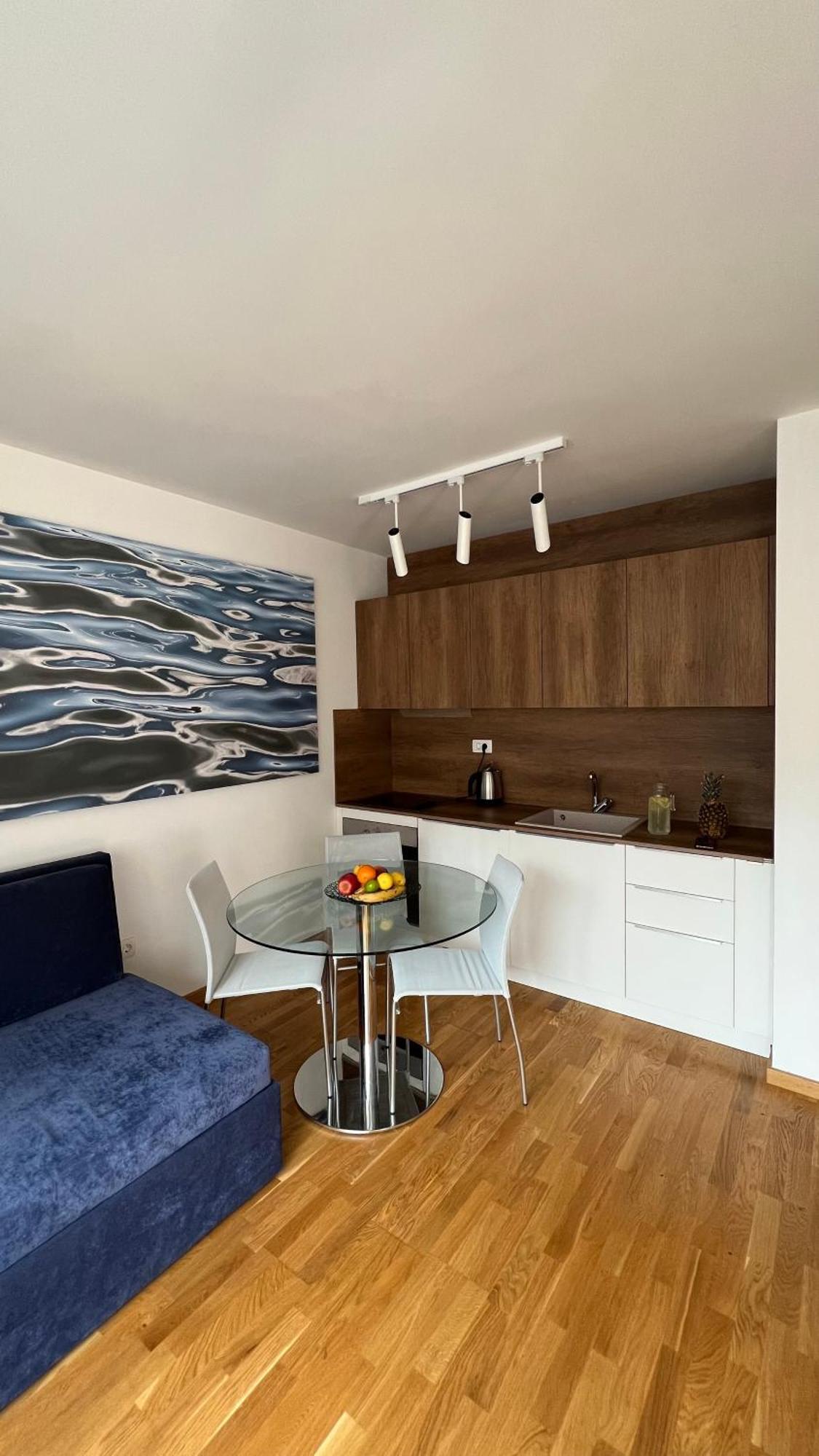 Four Views By The Sea Apartments بودفا المظهر الخارجي الصورة