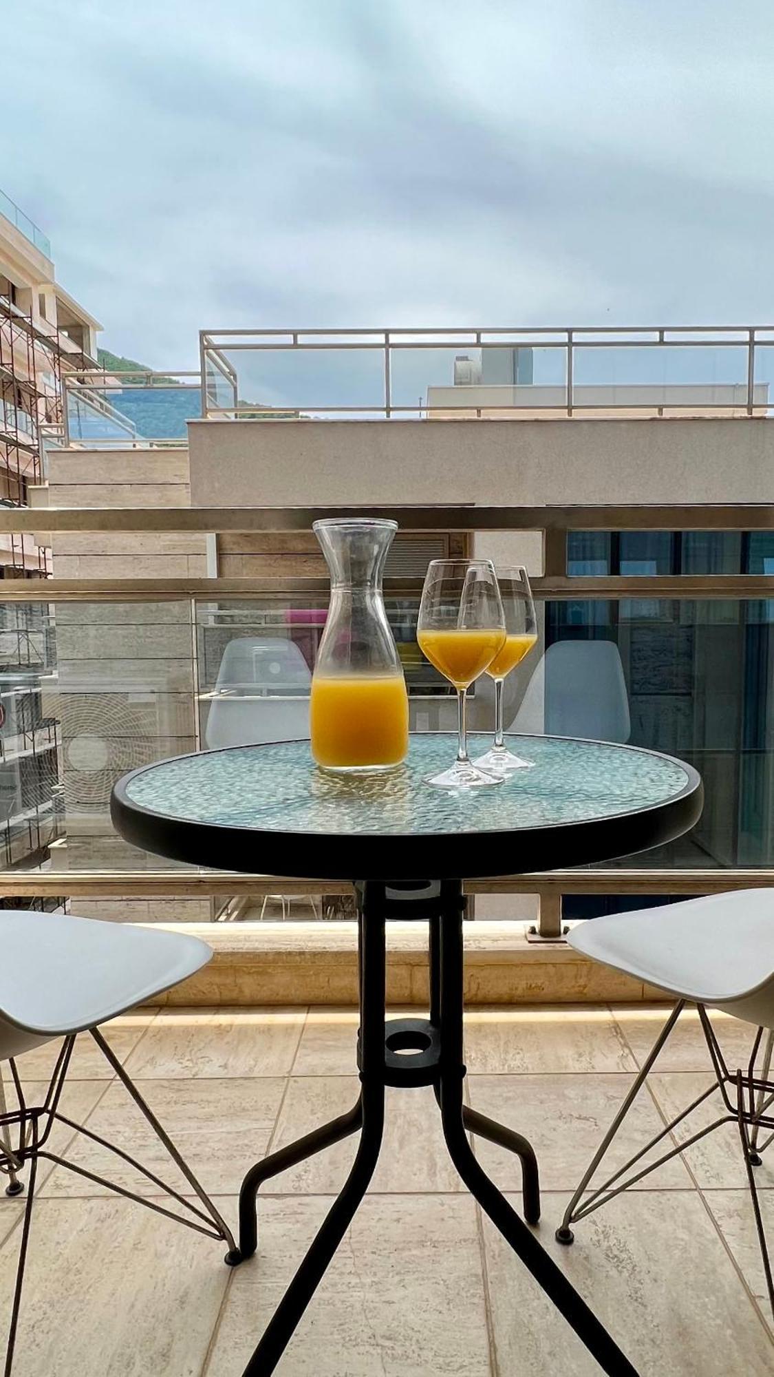Four Views By The Sea Apartments بودفا المظهر الخارجي الصورة
